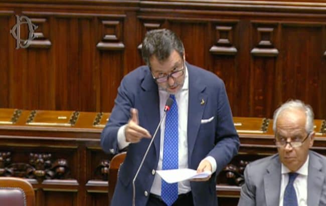 Treni, Salvini si limita a dire che i cittadini sono informati dei cantieri e dei ritardi, Pd: "E gli indennizzi?"