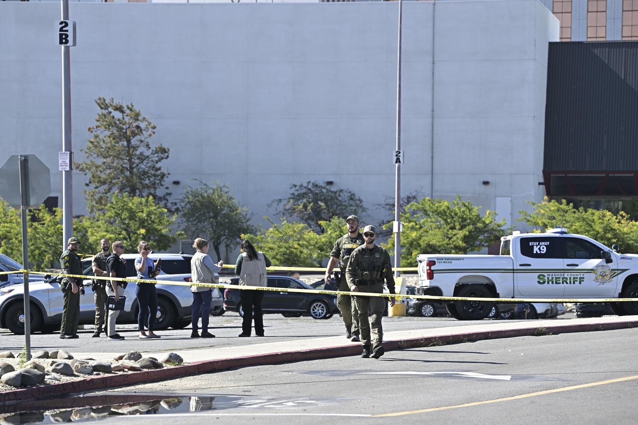 Sparatoria davanti a un casinò in Nevada, almeno 2 morti e diversi feriti: arrestato l'autore