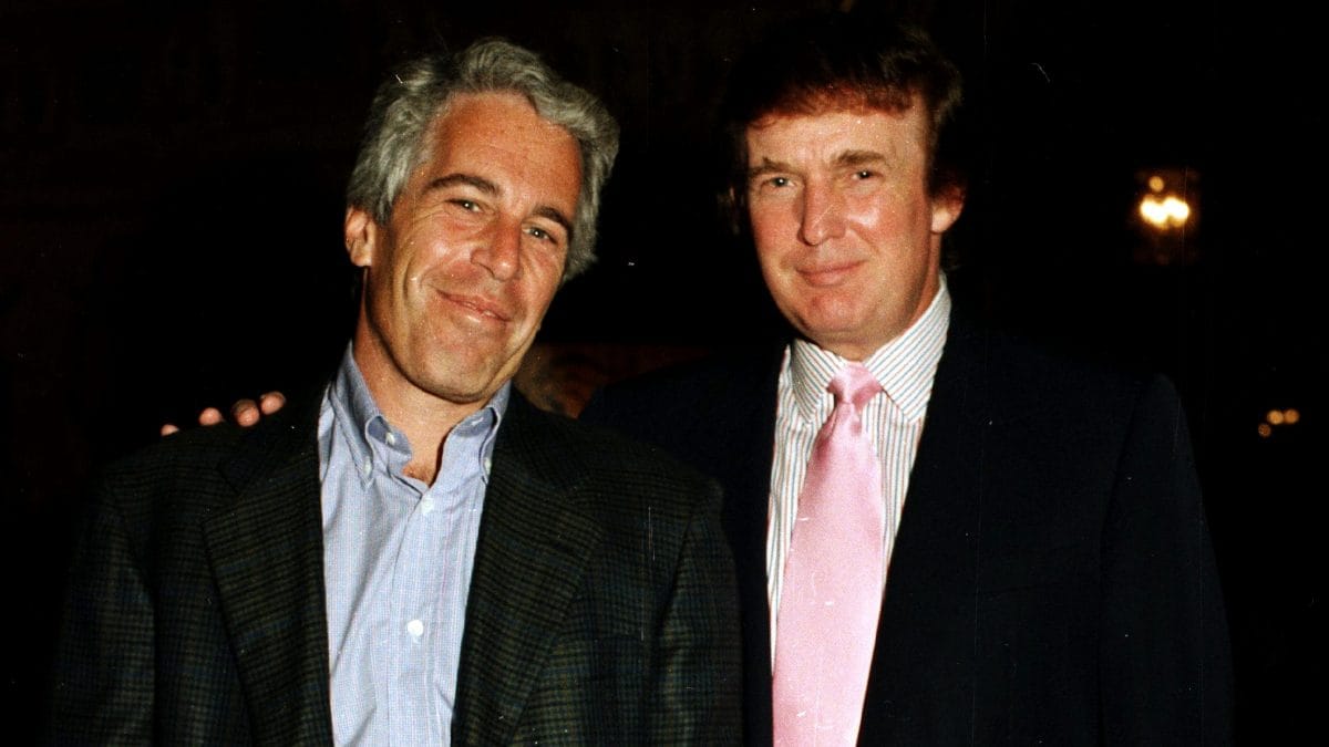 Jeffrey Epstein e Donald Trump a Mar–a–Lago nel 1997