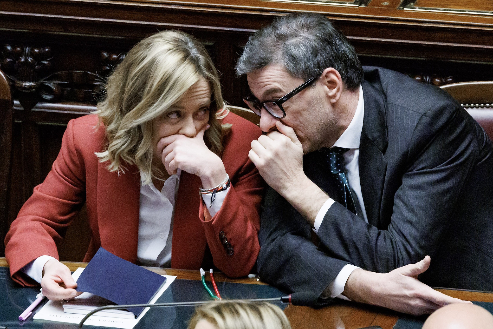 Il governo cambia la manovra e toglie fondi al Ponte sullo Stretto: in arrivo 3,5 miliardi per le imprese