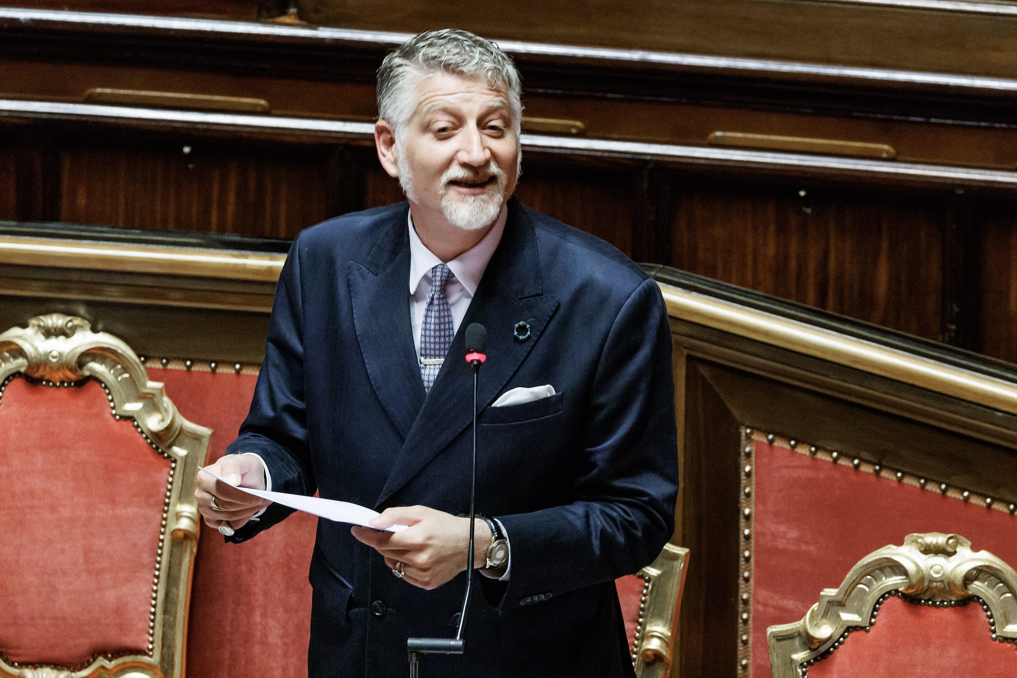 Il ministro Giuli ora festeggia le guerre puniche e annuncia fondi per Canne