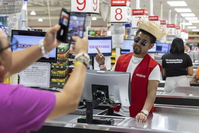 Fan di Bad Bunny a Porto Rico – AP Photo:Alejandro Granadillo