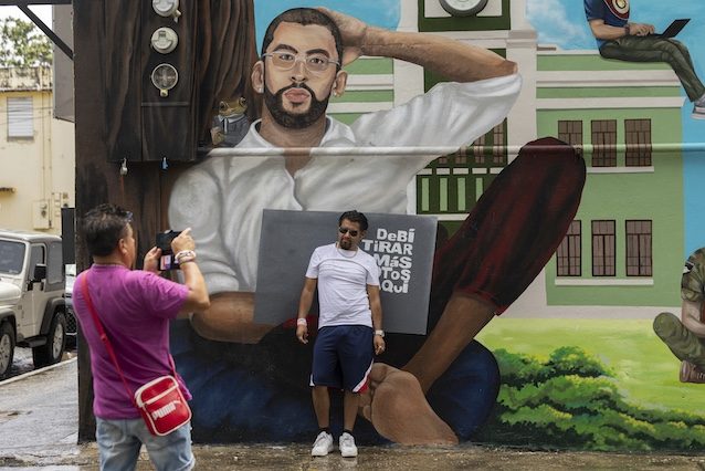 Fan di Bad Bunny per il concerto a Porto Rico – AP Photo:Alejandro Granadillo