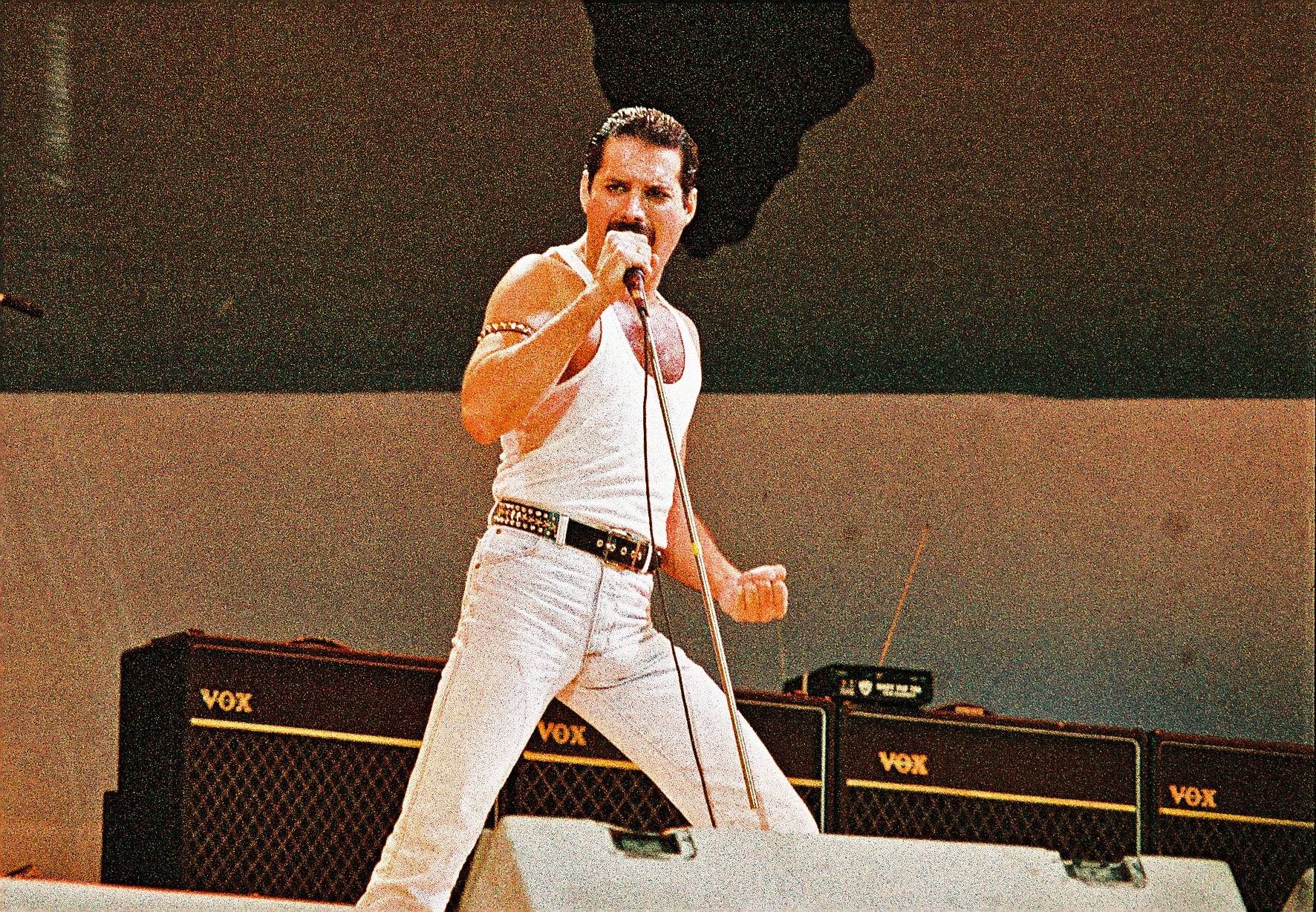 La figlia segreta di Freddie Mercury rompe il silenzio: "Non volevo condividere mio padre con il mondo"