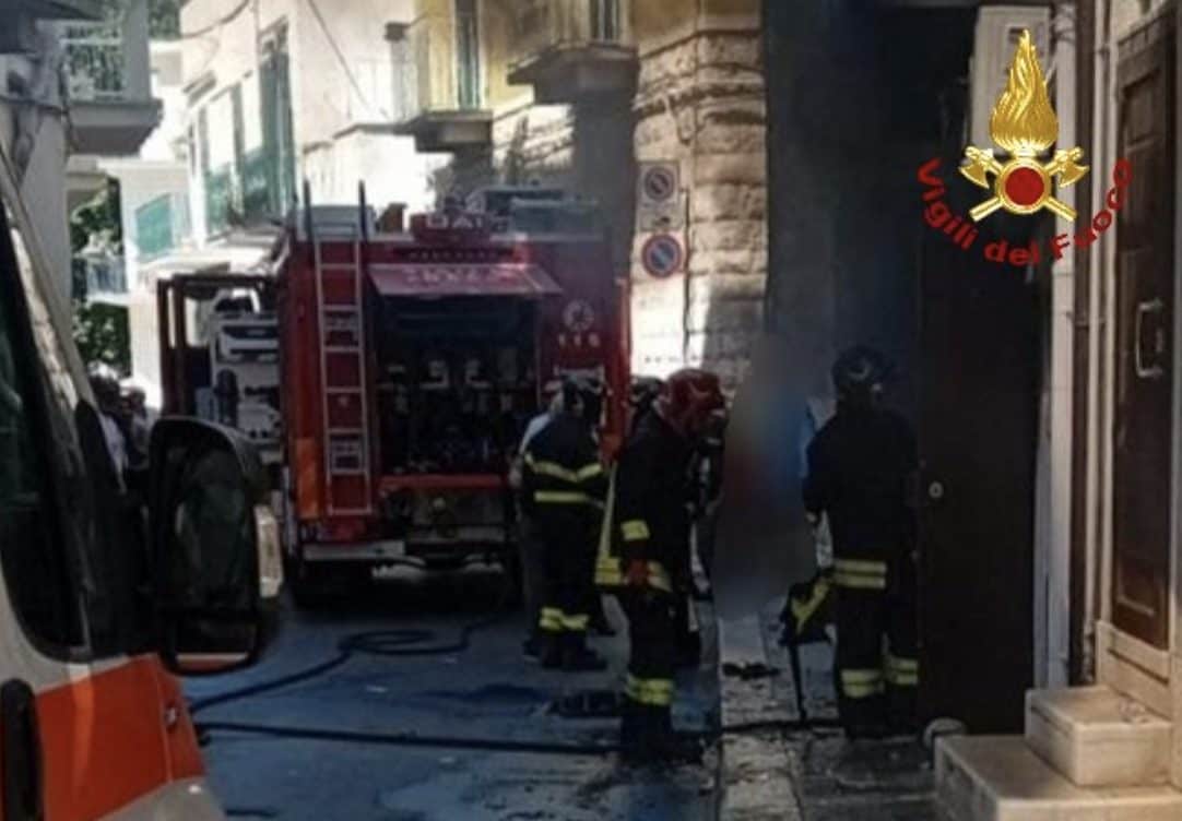 Esplode bombola del gas e scoppia un incendio a Corato: bimba di 11 anni e una donna in pericolo di vita