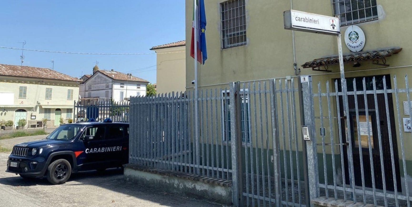 Donna entra in coma e muore, dopo due giorni il figlio fermato per omicidio: l'aveva presa a pugni in testa