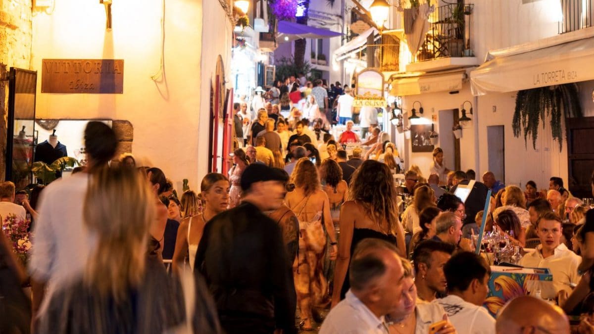 Una strada di Ibiza