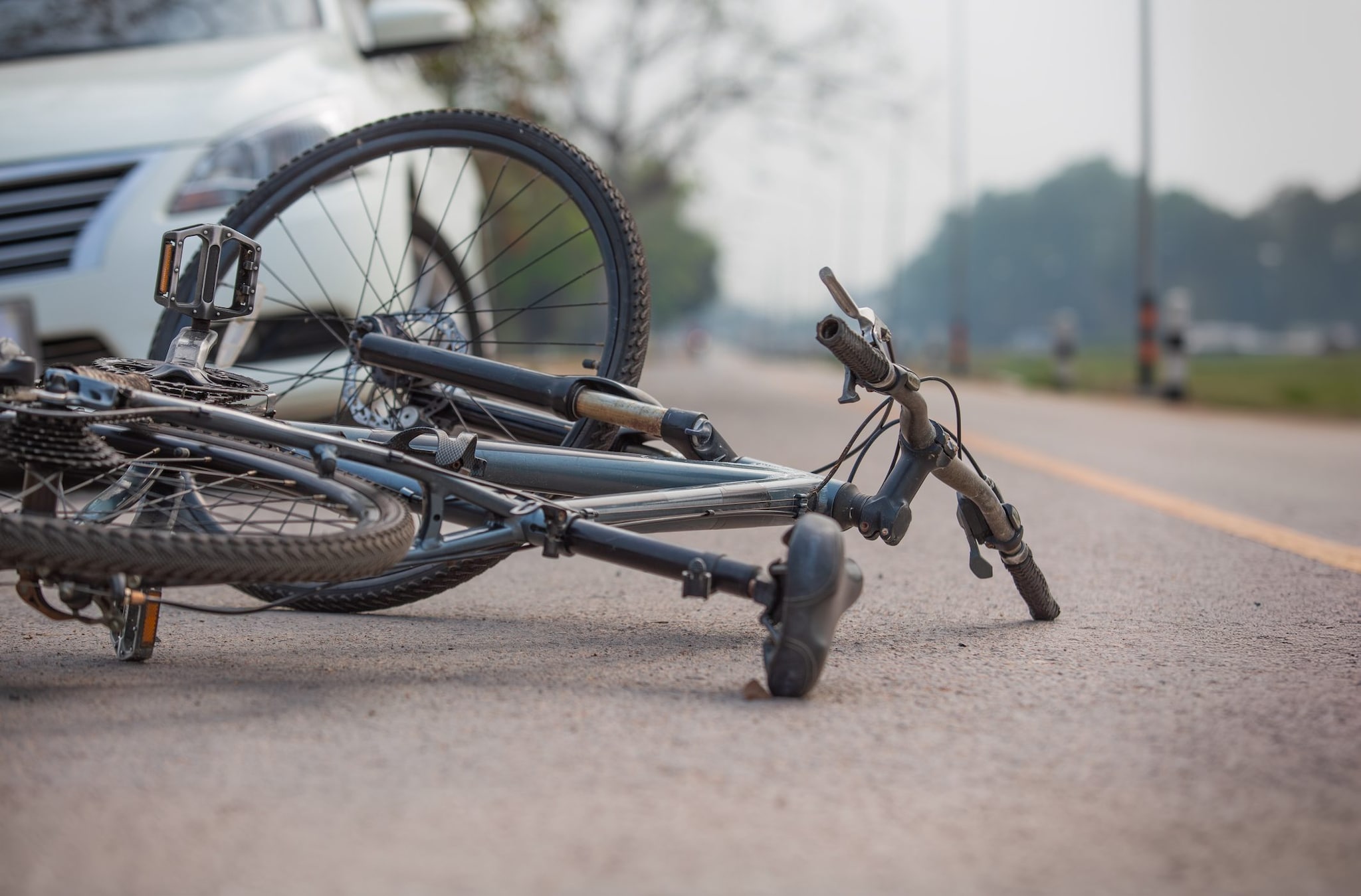 Imola, pirata della strada investe un ciclista e scappa: l'uomo è gravissimo