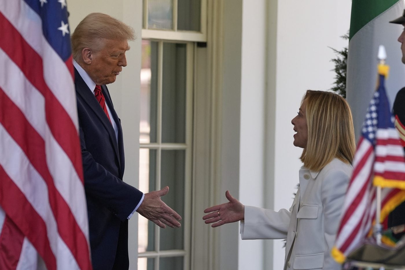 Su Israele-Palestina (e non solo) l’Italia fa quel che dice Trump