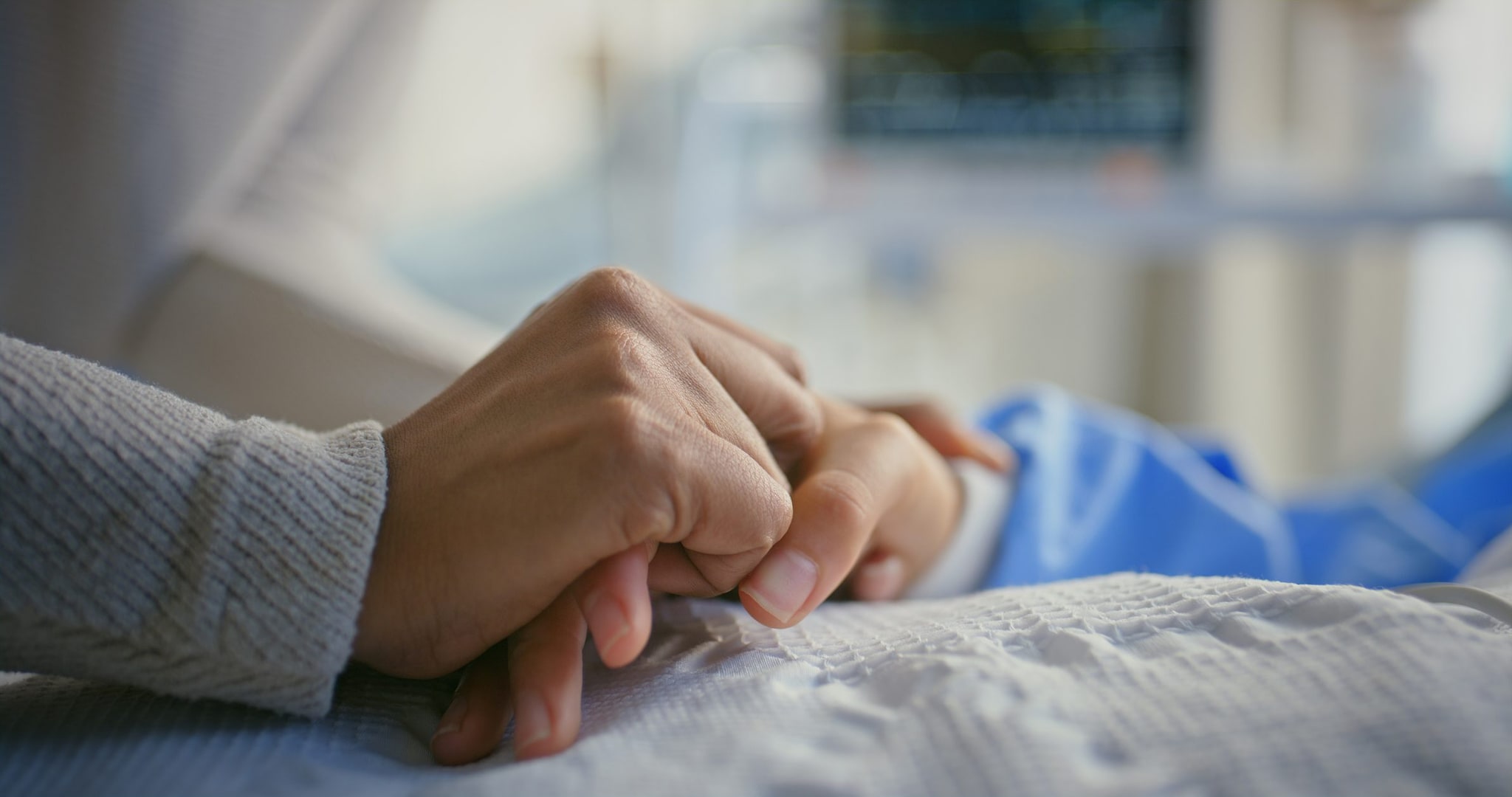 Travolta da un'auto mentre attraversa la strada ad Andria, 11enne ricoverata in gravi condizioni