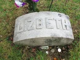 La lapide sulla tomba di Lizzie Borden.