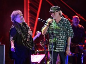Francesco-De-Gregori-e-Enzo-Avitabile-ph-Ciro-Santangelo-300x225.jpeg