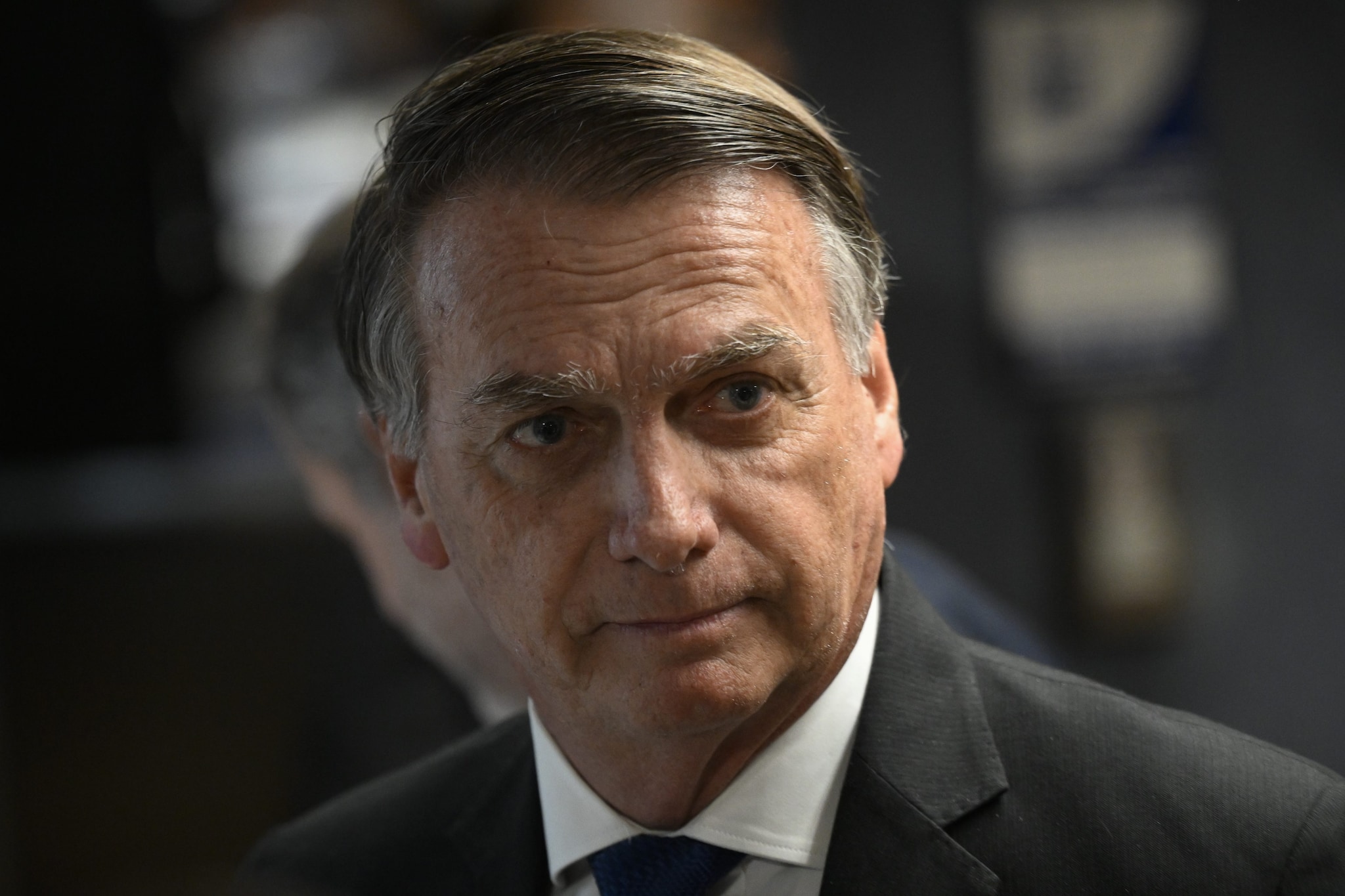 Bolsonaro tenta di manomettere il braccialetto elettronico: "Ho usato una saldatrice per ferro, ero curioso"