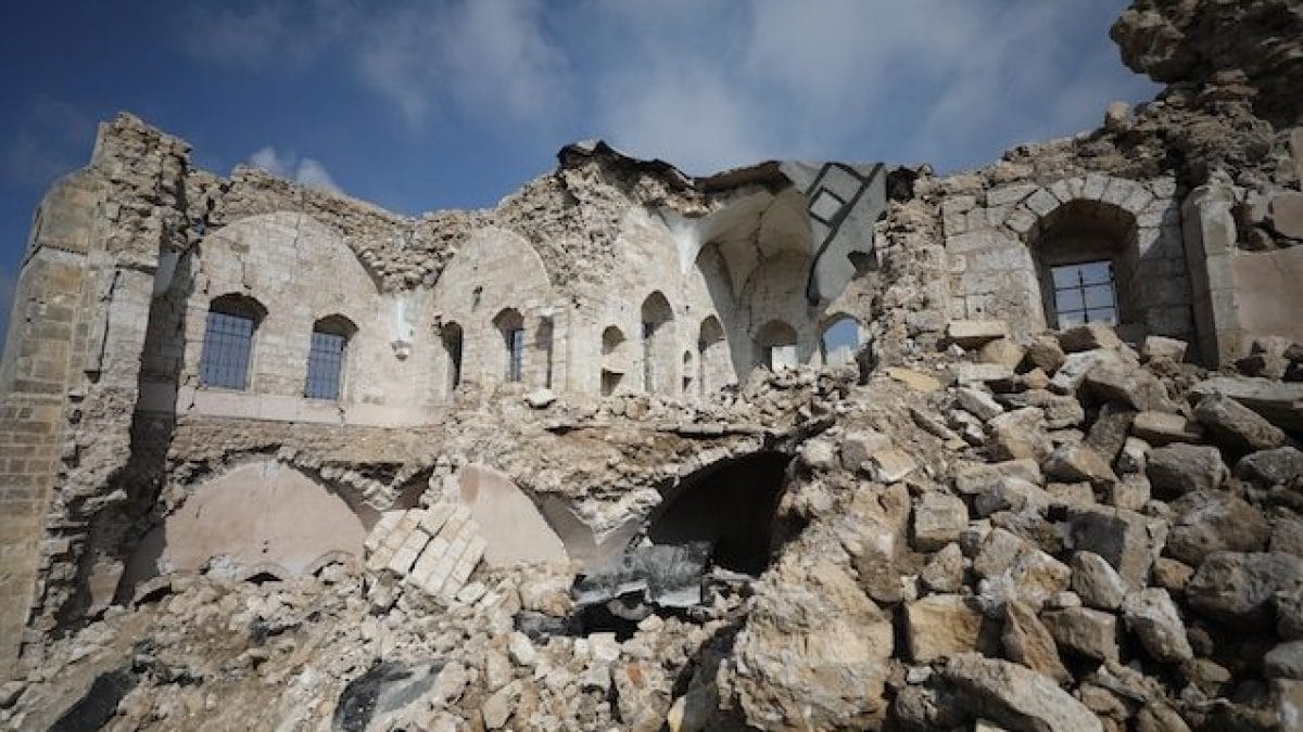 Il palazzo del Pascià distrutto dai bombardamenti israeliani – ph Dawoud Abo Alkas:Anadolu via Getty Images
