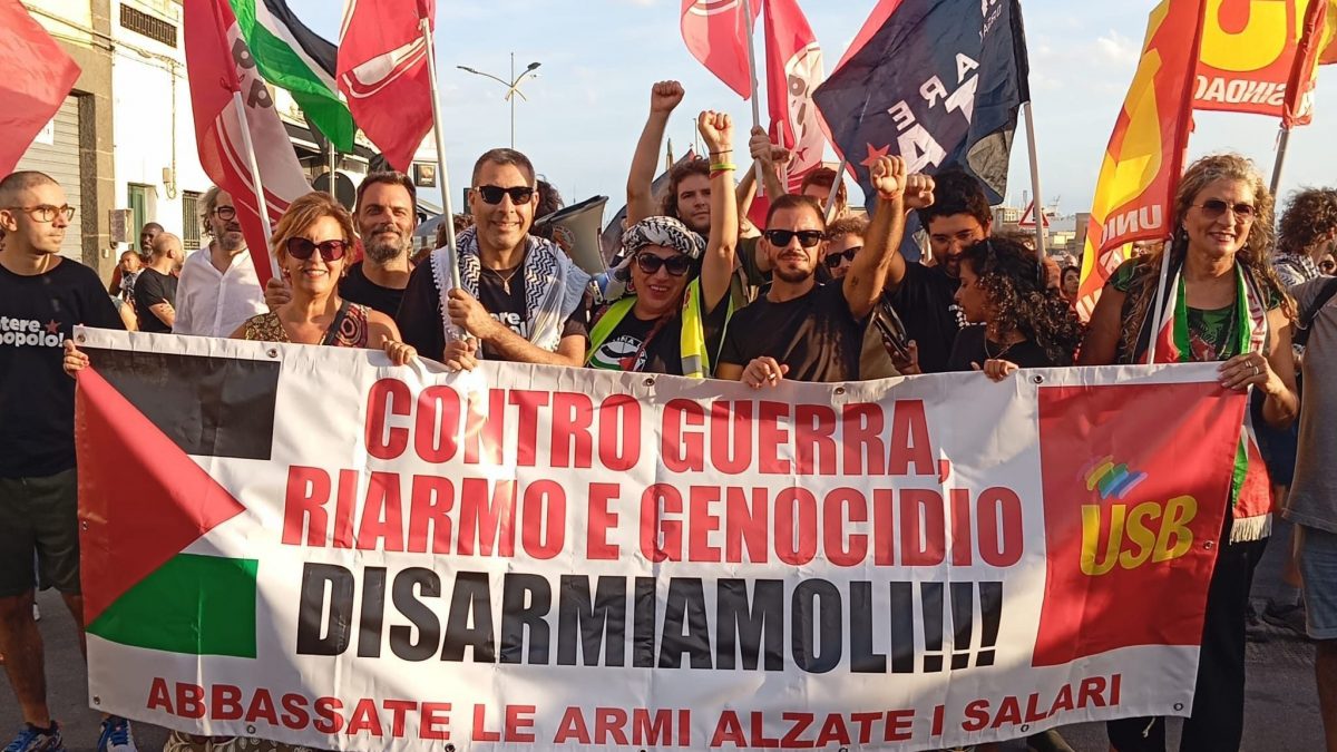 Nivoi alla manifestazione siciliana in sostegno alla Global Sumud Flotilla. Foto di: Lidia Ginestra Giuffrida