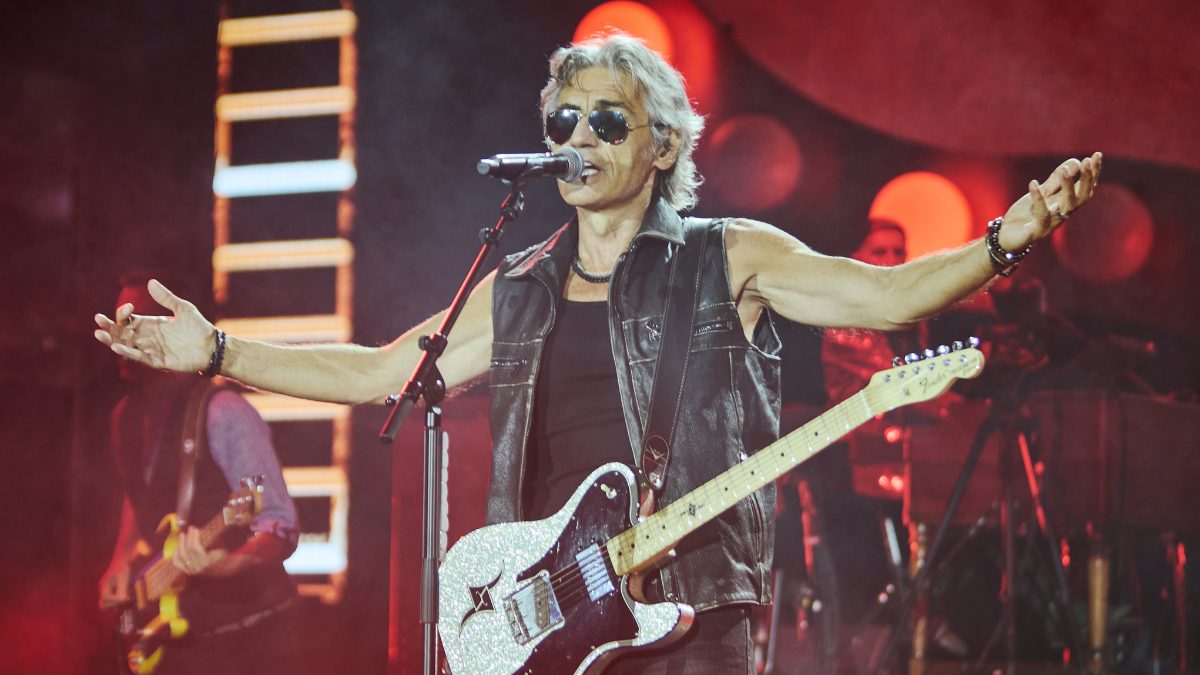 Luciano Ligabue , via Maurizio Bresciani