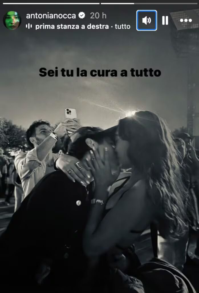 Antonia e Senza Cri, bacio via Instagram