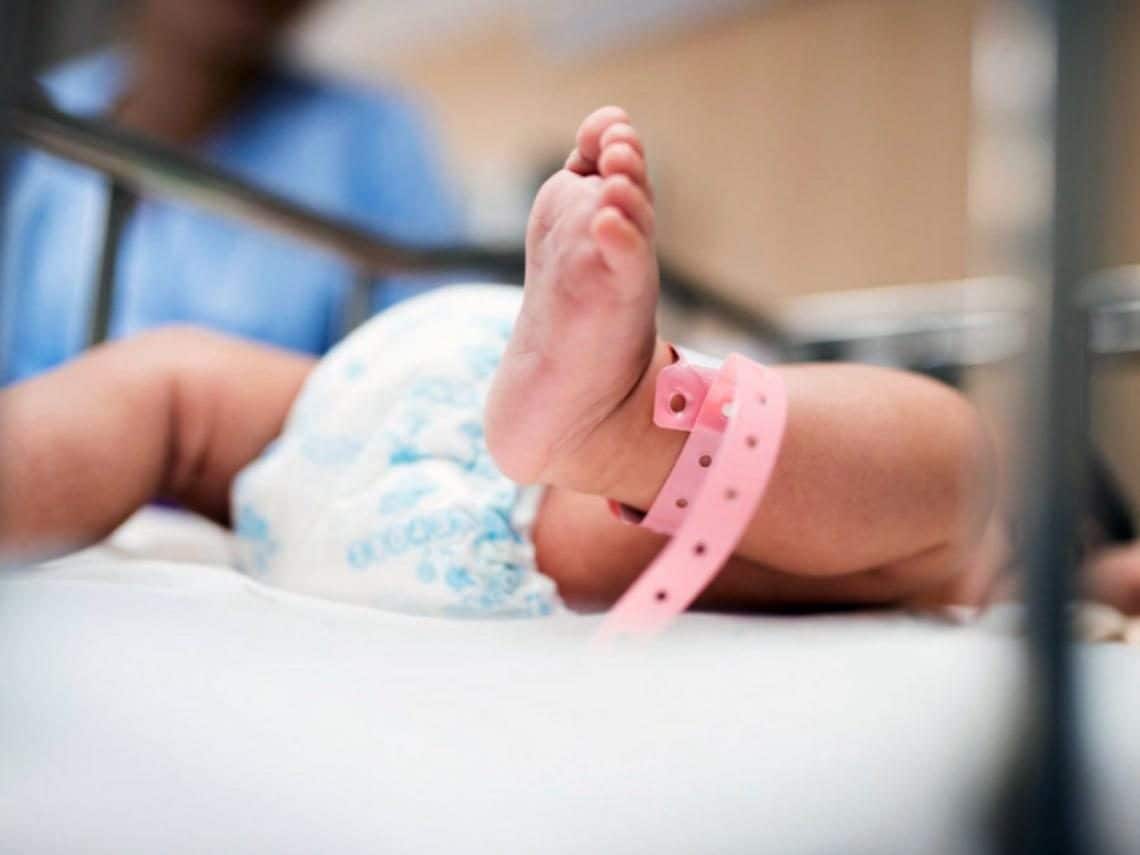 Paura a Vasto: bimbo di 3 mesi ingerisce detergente e finisce in ospedale, indagano i carabinieri