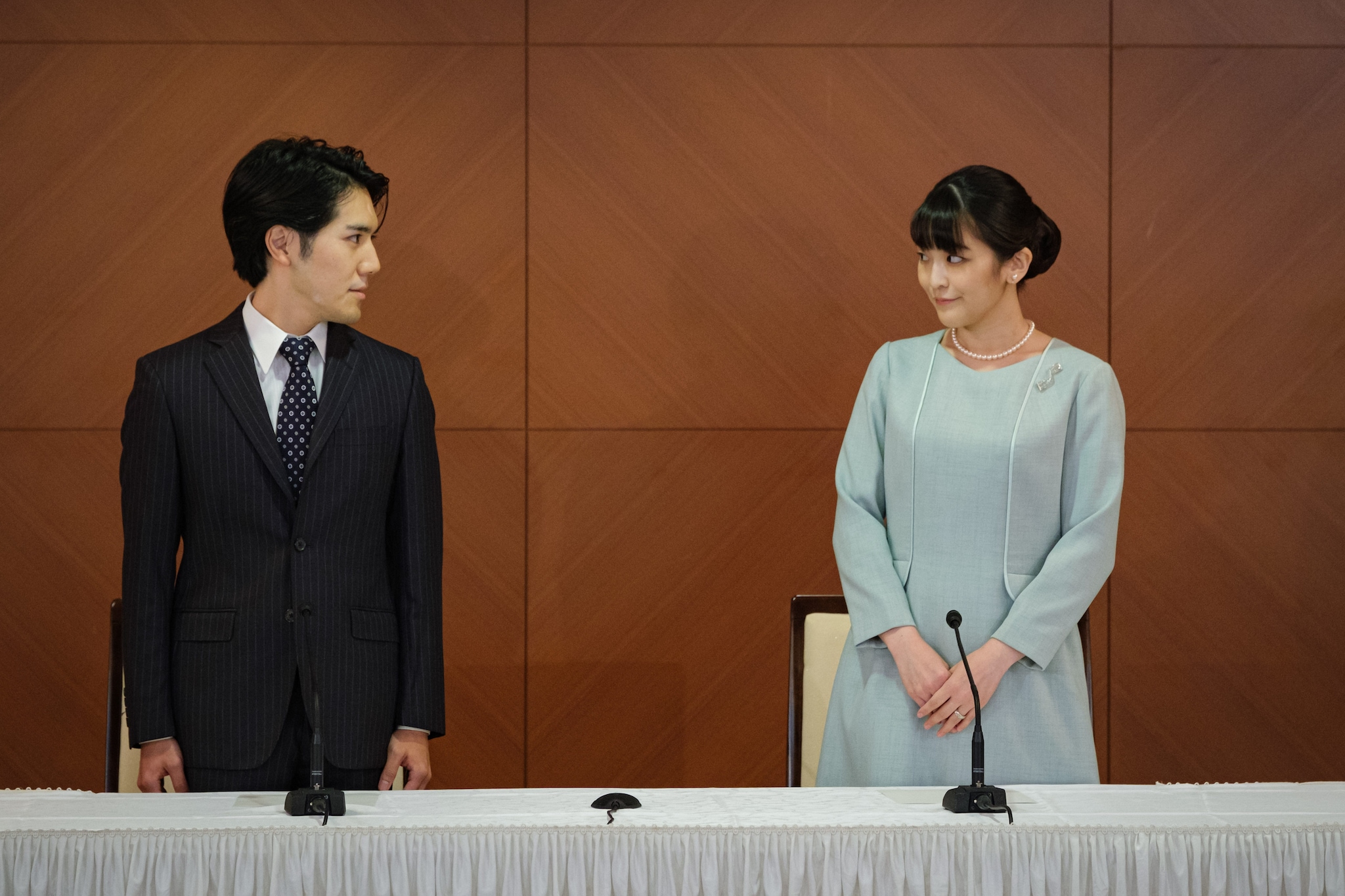 L’ex principessa Mako e il marito Kei Komuro.