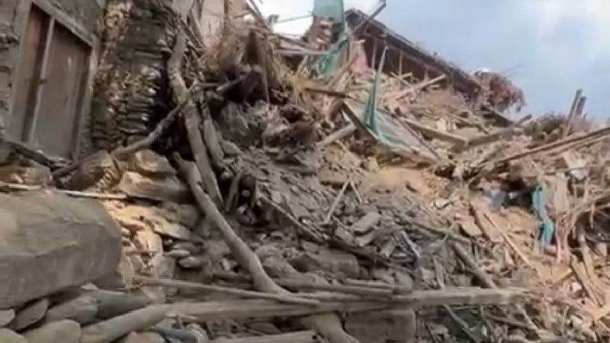 Parte delle case distrutte dal sisma in Kunar, Afghanistan