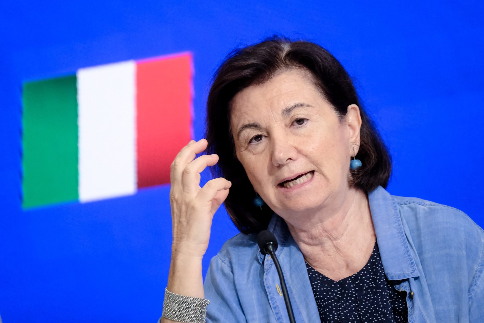 Ministra Roccella, ad Auschwitz non si fanno gite. E antifascismo è la più bella delle parole