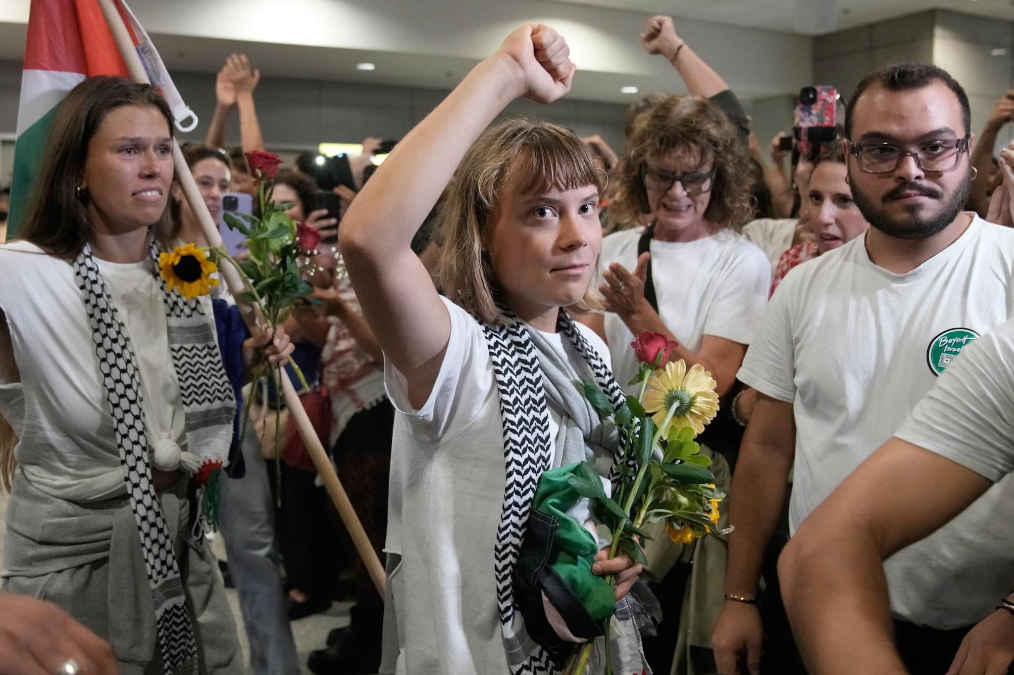 Dieci fake news sulla Flotilla smontate una dopo l'altra a due settimane dal rientro in Italia