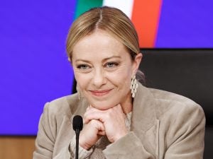 23771678_large-300x225.jpg