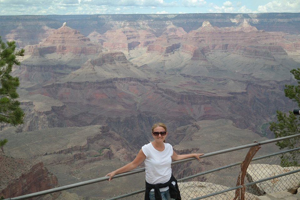 Bologna, due chirurghi indagati per la morte di una donna: "Intervento di routine finito in tragedia"