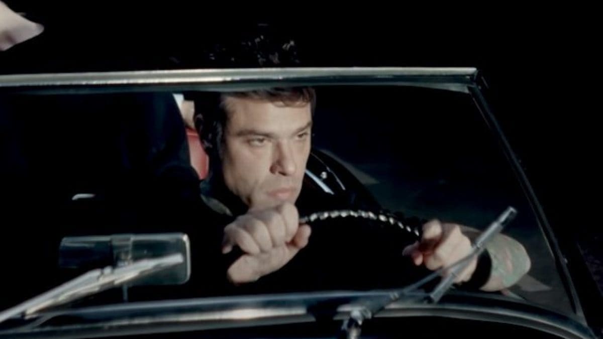 Fedez in un momento del video di Temet Nosce
