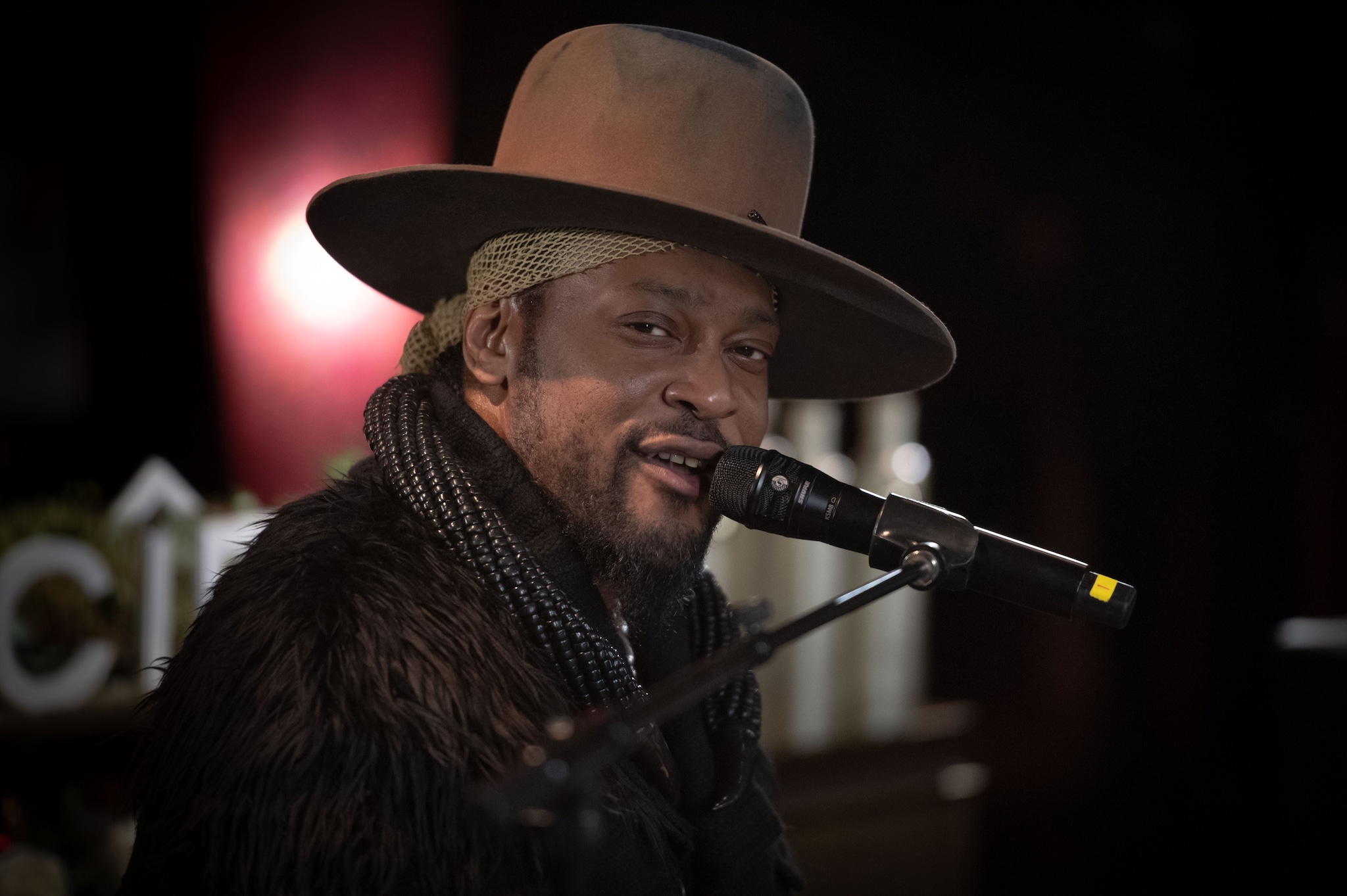 È morto D’Angelo, il cantante simbolo del neo soul aveva solo 51 anni e lottava contro il cancro