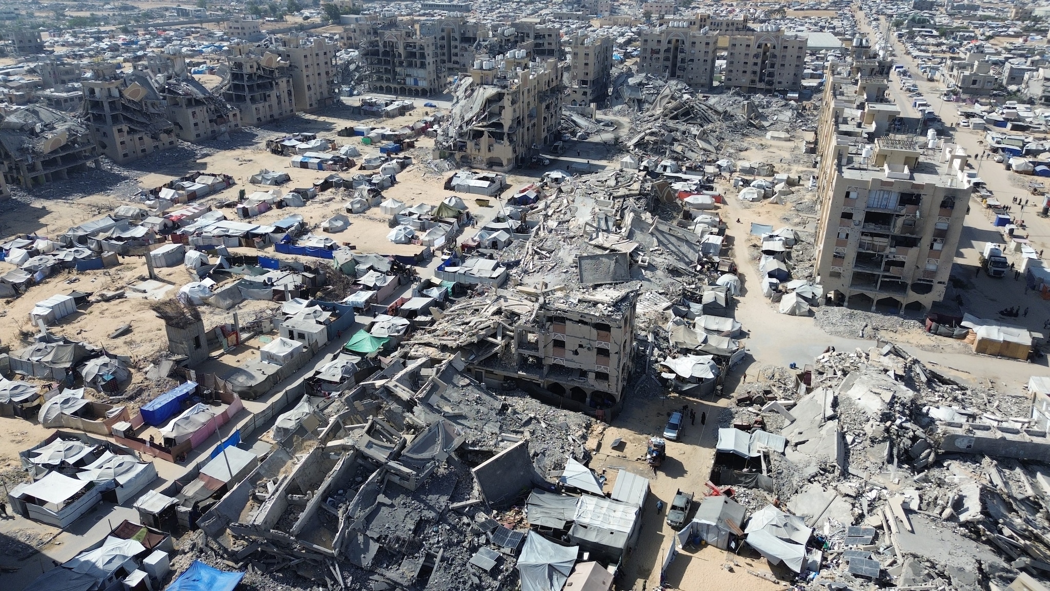 Massacro in una scuola a Gaza, l'esercito israeliano bombarda l'edificio durante un matrimonio: almeno 6 morti