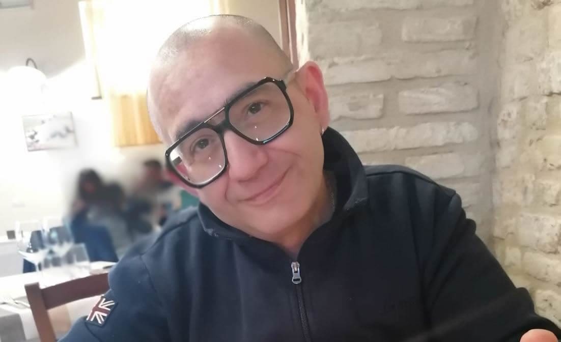 Gianluca muore dopo ore al pronto soccorso, la moglie denuncia: "Vomitava sangue e nessuno lo aiutava"