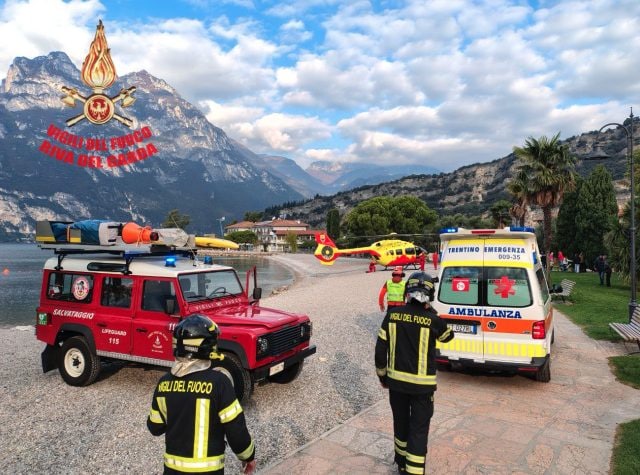 Trento, bimbo di 10 mesi cade dalla tenda sul tetto del furgone: trasportato in ospedale in elicottero