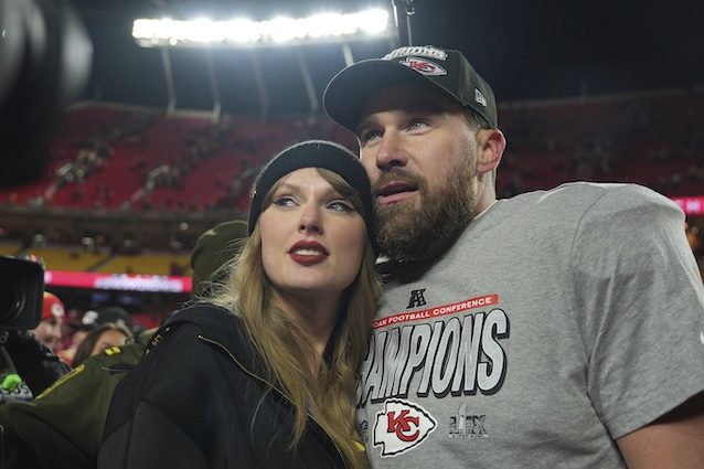 Taylor Swift e Travis Kelce – ph Charlie Riedel
