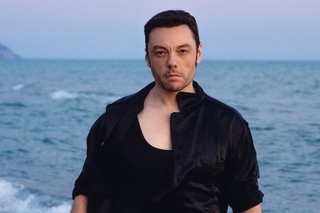 Tiziano Ferro: "Mi vergogno di alcune parole dell'album. Victor? Nessuna guerra, portare via i figli sarebbe cattiveria"