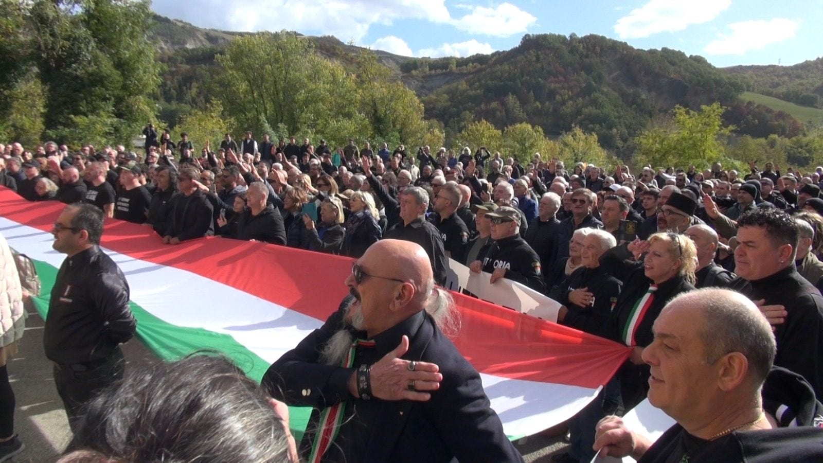 L'impunità neofascista in Italia: l'aggressione a Genova e il rito per il Duce a Predappio