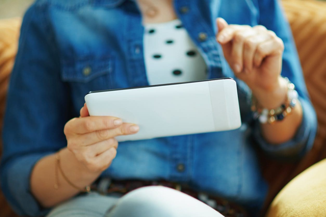 Quando arriva la Carta Docente per tutti gli insegnanti: ancora ritardi per i precari che hanno vinto i ricorsi