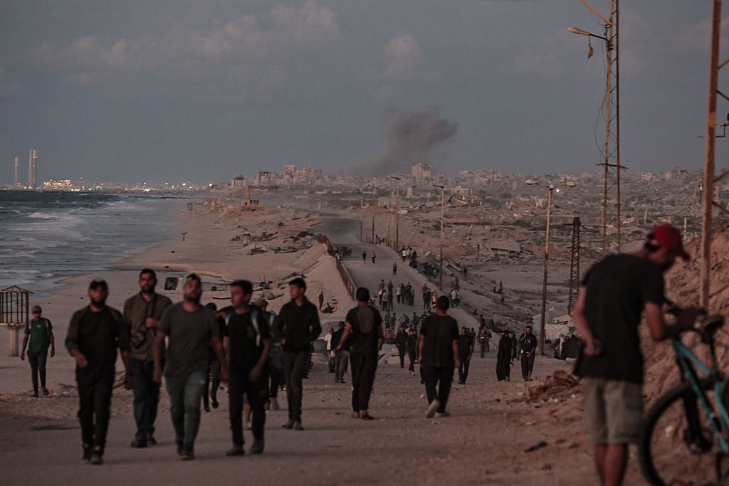 Cosa sta succedendo a Gaza dopo l'accordo tra Israele e Hamas: "Bombardamenti continuano, situazione grave"