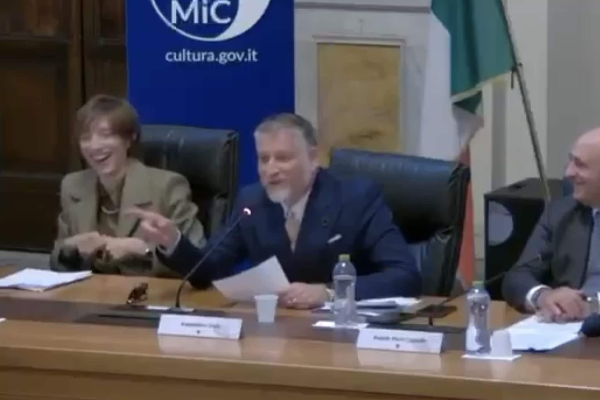 Il video del ministro Giuli che canta Albachiara per annunciare la città Capitale dell'arte contemporanea
