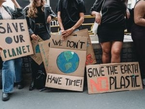 CO₂ alle stelle: nel 2024 aumento record delle emissioni nonostante gli allarmi degli scienziati