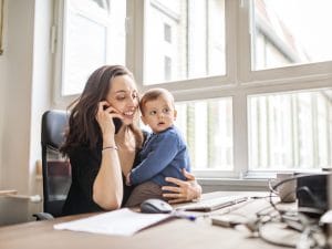 Quando arriva il bonus mamme lavoratrici da 480 euro e come può cambiare nel 2026 con la Manovra