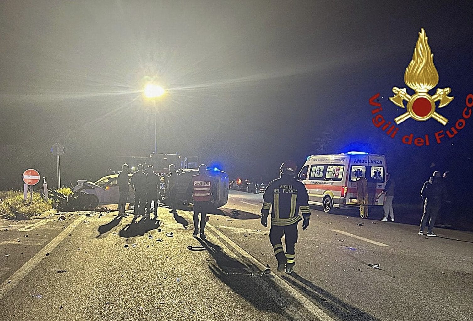 Le auto sul luogo dell’incidente.