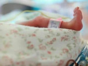 La madre della bimba morta dopo parto in casa: &#8220;Se fosse nata in ospedale non sarebbe cambiato nulla&#8221;