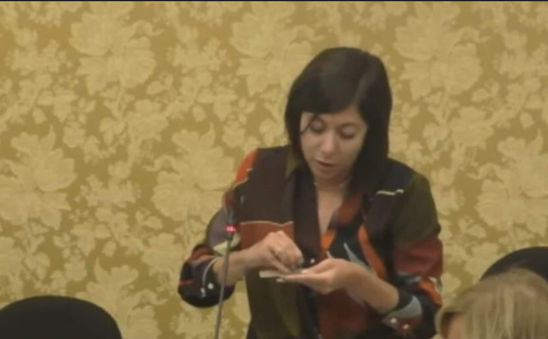 Si gira una "canna" in Aula: la polemica della consigliera in Piemonte contro le norme sulla cannabis light