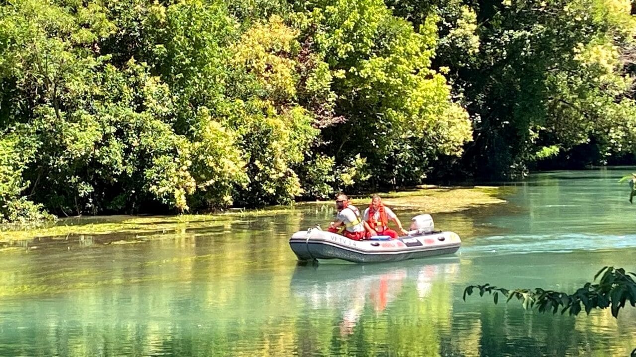La mamma muore, dopo una settimana trovano un’auto nel Sile: dentro ci sono i corpi dei due figli