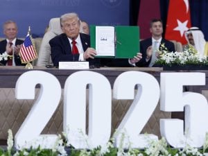 trump-dichiarazione-pace-sharm-gaza-israele-300x225.jpg