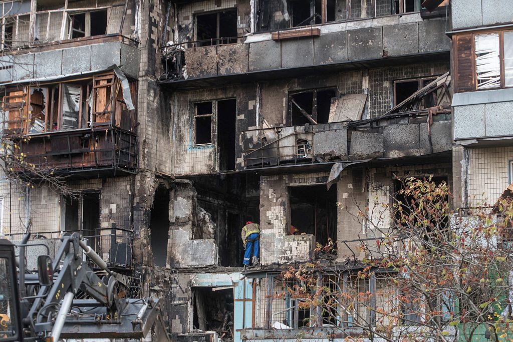 Guerra Ucraina-Russia, Trump: "Putin non dovrebbe testare missile nucleare", Zelensky: "Verso piano pace sulla falsariga di Gaza"