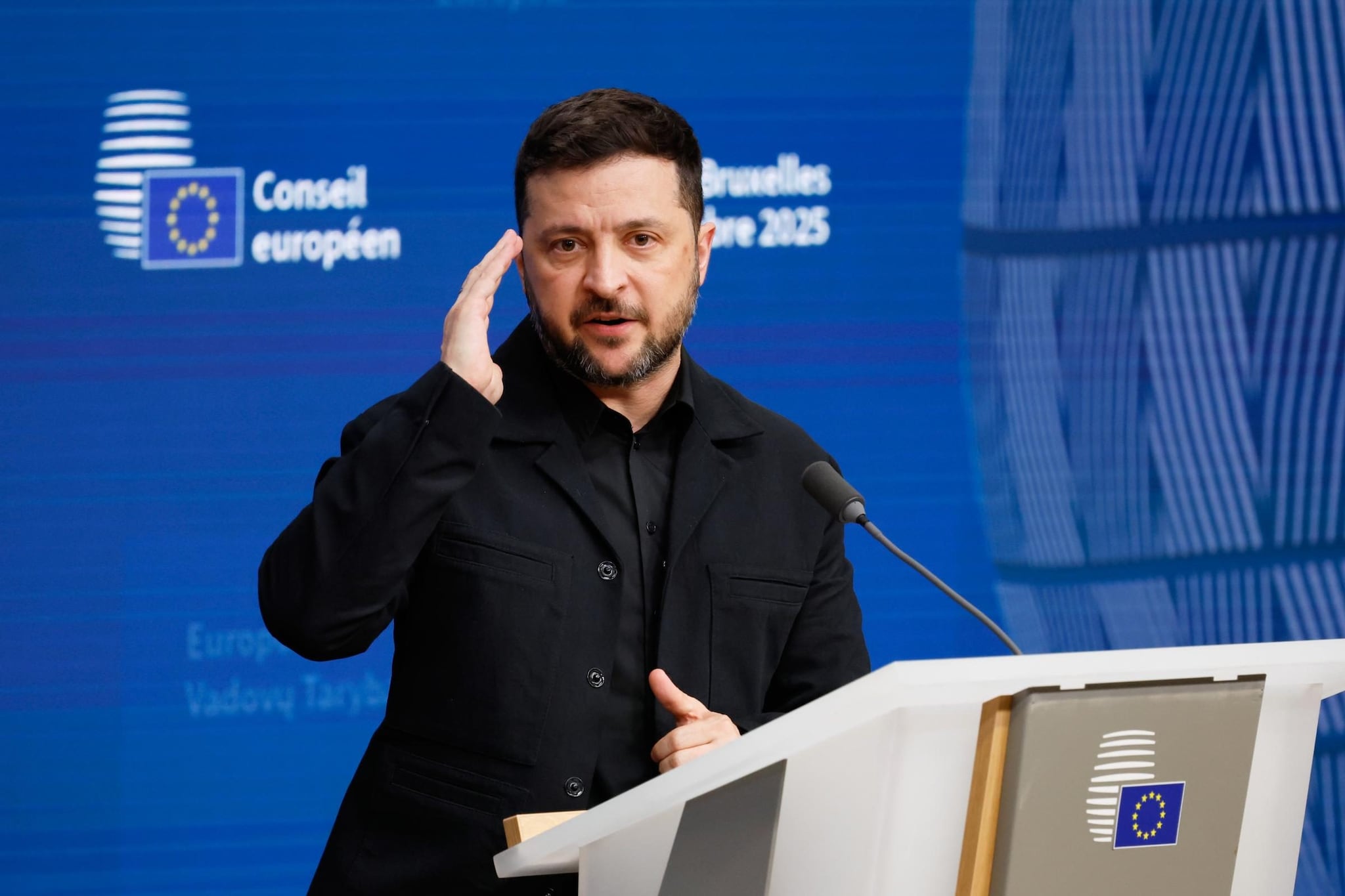 Ucraina, da Francia e Uk nuove armi per Kiev. Zelensky: “Nessuno scambio territori deve premiare l'aggressore"