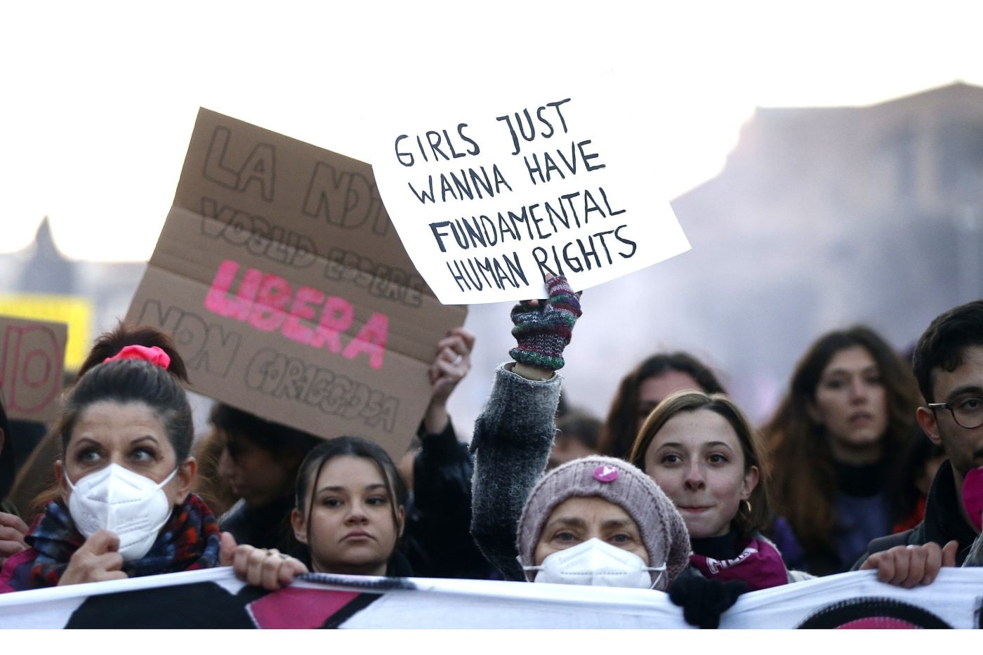 Non c’è proprio niente da festeggiare se l’occupazione cresce ma il lavoro delle donne resta fermo al palo