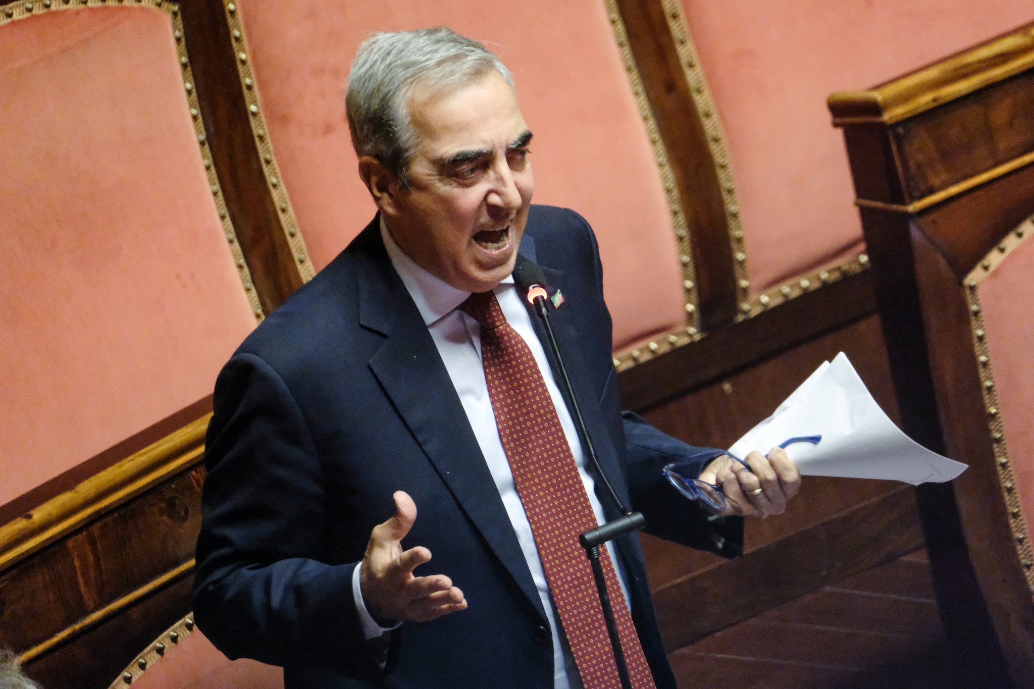 Cancellare il taglio dell'Irpef per i più ricchi. Ora a chiederlo non è la sinistra, ma Gasparri